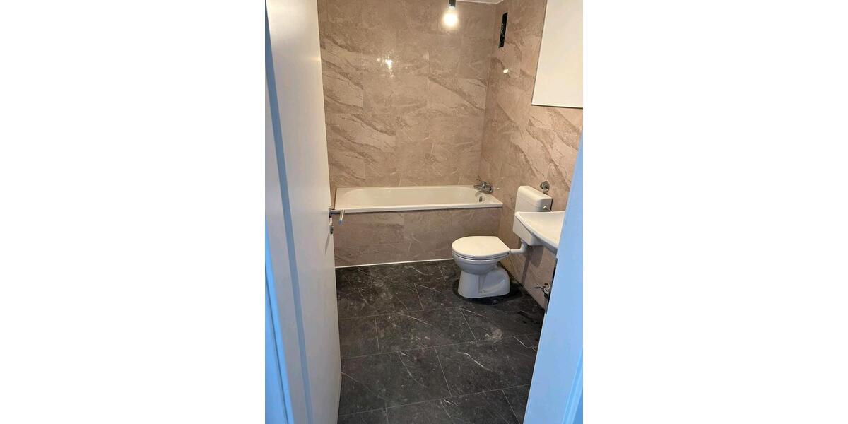 Etagenwohnung Ingolstadt Nordost - 3 Zimmer, 84 m&sup2;, 1.050&euro; | Angebot:27631101