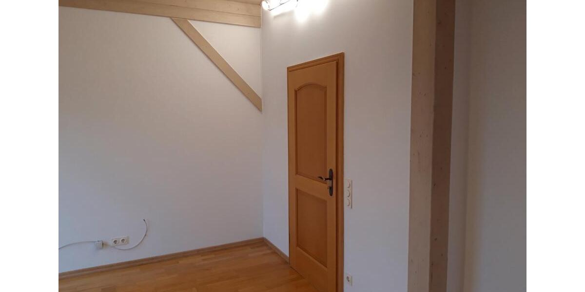Dachgeschoßwohnung Ingolstadt Nordost - 4 Zimmer, 105 m&sup2;, 1.290&euro; | Angebot:27606225