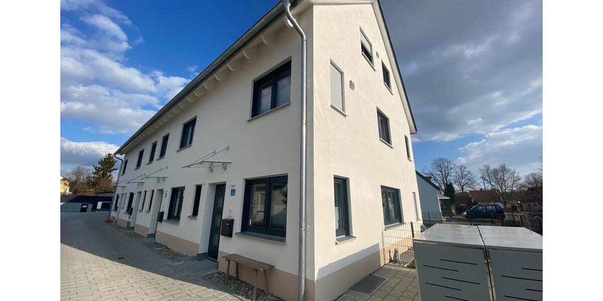 Reihenhaus Langenmosen - 4 Zimmer, 100 m&sup2;, 1.400&euro; | Angebot:25841118