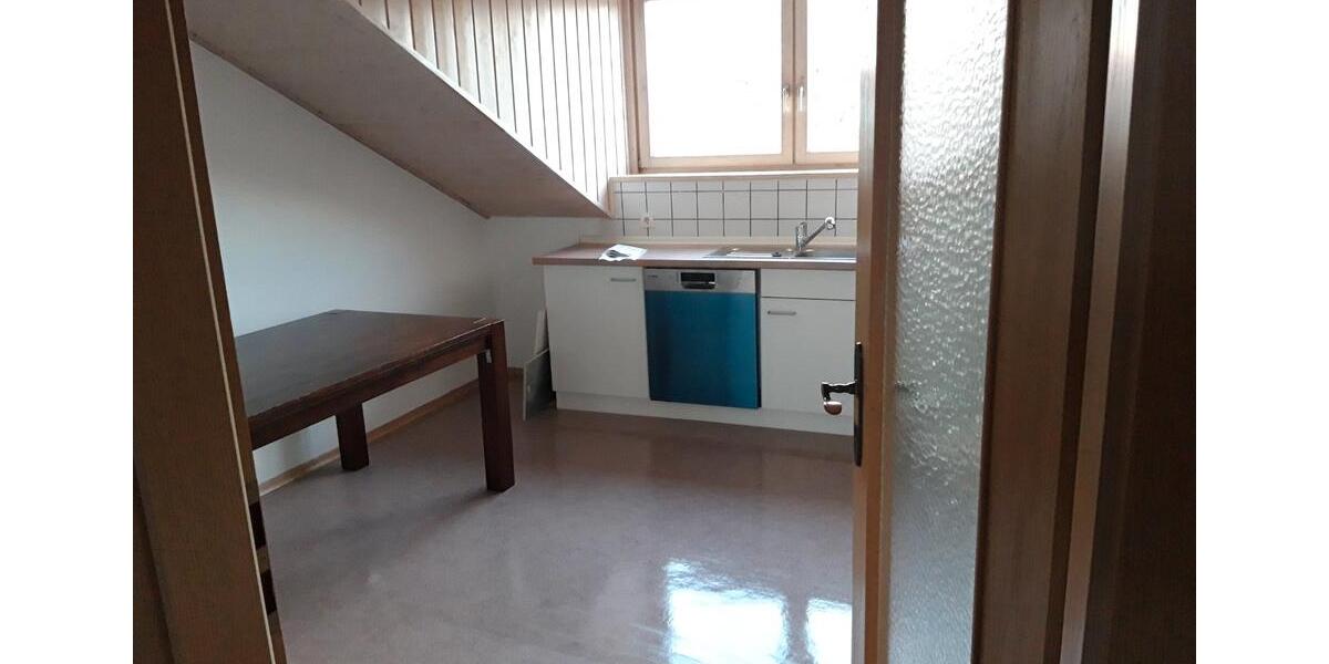 Dachgeschoßwohnung Ingolstadt Nordost - 4 Zimmer, 105 m&sup2;, 1.290&euro; | Angebot:27606225