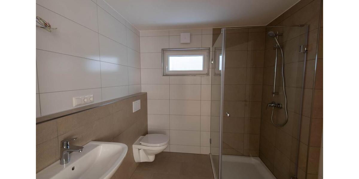 Erdgeschoßwohnung Mainburg - 4 Zimmer, 96 m&sup2;, 1.242&euro; | Angebot:26665639
