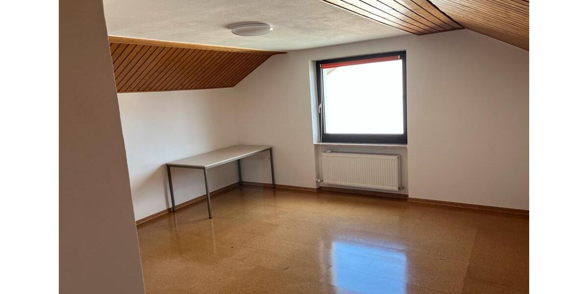 Etagenwohnung Gaimersheim - 3 Zimmer, 110 m&sup2;, 1.500&euro; | Angebot:27631072