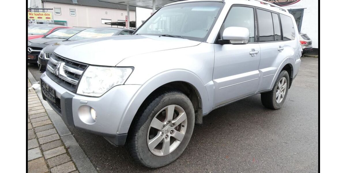 Mitsubishi Pajero 156.226 km 7.999 &euro; Manching 85077