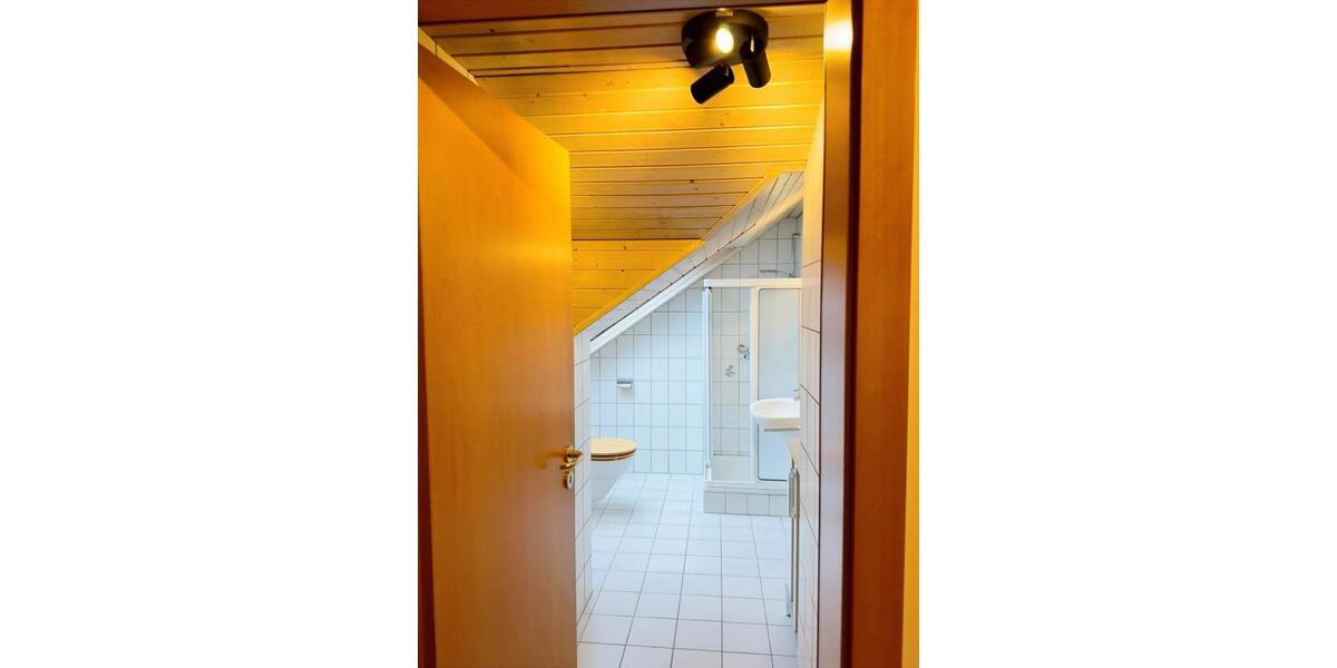 Dachgeschoßwohnung Wettstetten - 2 Zimmer, 50 m&sup2;, 680&euro; | Angebot:25298385