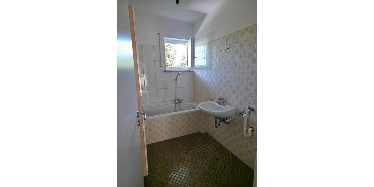 Etagenwohnung Ingolstadt Münchener Straße - 3 Zimmer, 79 m&sup2;, 250.000&euro; | Angebot:27221366