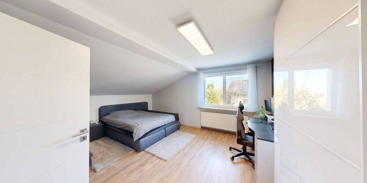Einfamilienhaus Ingolstadt Ringsee - 8 Zimmer, 318 m&sup2;, 1.190.000&euro; | Angebot:26092993