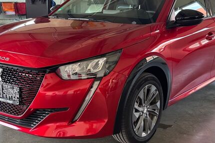 Peugeot e-208 1.600 km 18.200 &euro; Langenmosen 86571