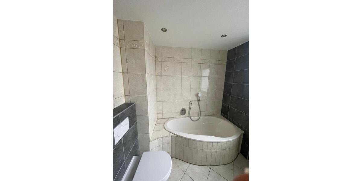 Reihenhaus Ingolstadt Friedrichshofen-Hollerstauden - 5.5 Zimmer, 150 m&sup2;, 2.500&euro; | Angebot:25922536