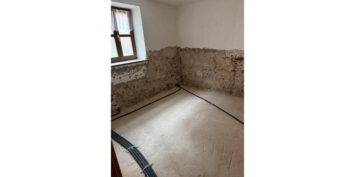 Einfamilienhaus Pförring - 2 Zimmer, 144 m&sup2;, 320.000&euro; | Angebot:25083208