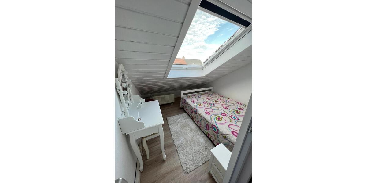 Dachgeschoßwohnung Ingolstadt Nordost - 2 Zimmer, 33 m&sup2;, 950&euro; | Angebot:26480060