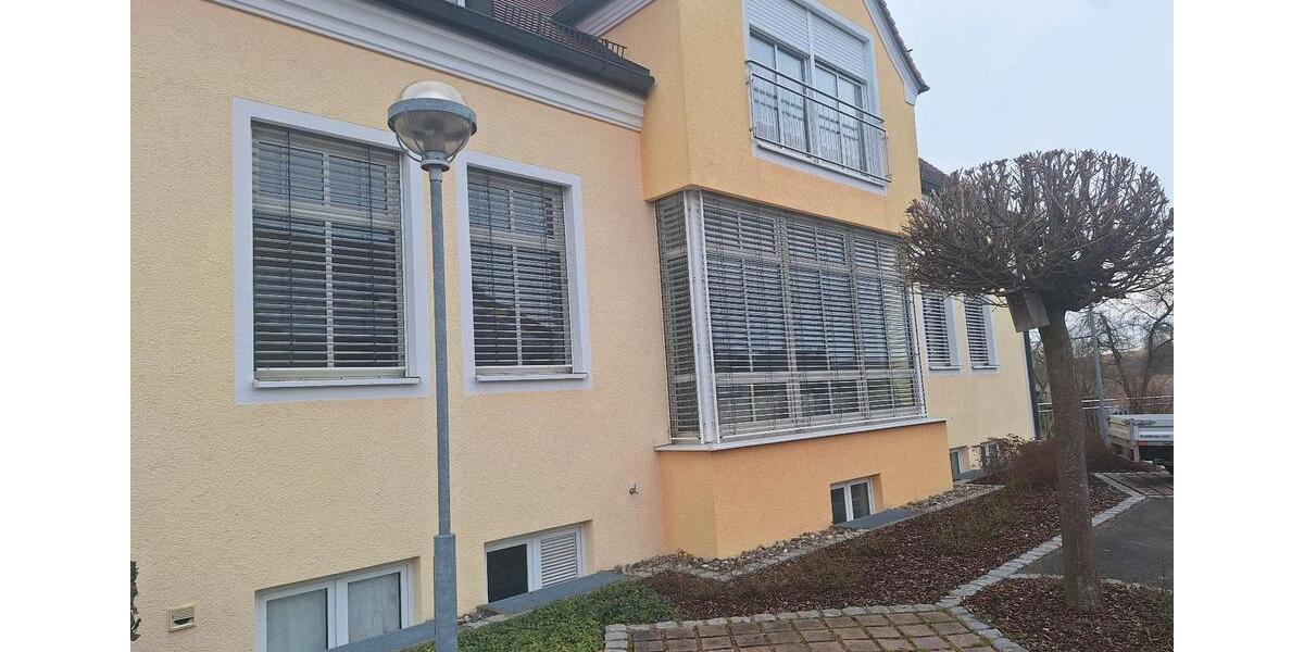 Erdgeschoßwohnung Neuburg an der Donau - 3 Zimmer, 130 m&sup2;, 1.000&euro; | Angebot:25634197