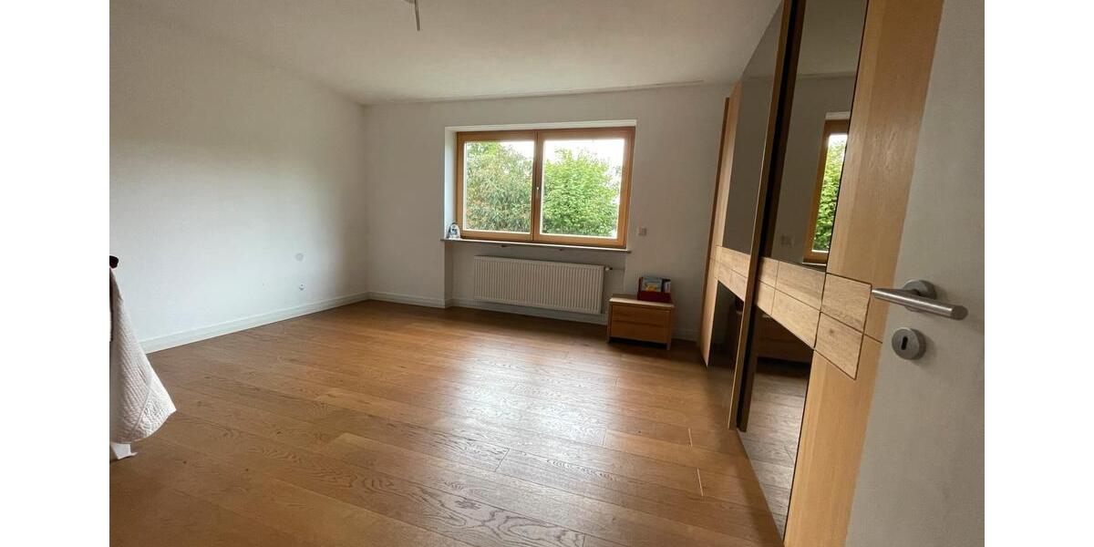 Mehrfamilienhaus, Wohnhaus Wettstetten - 10 Zimmer, 245 m&sup2;, 950.000&euro; | Angebot:24640296