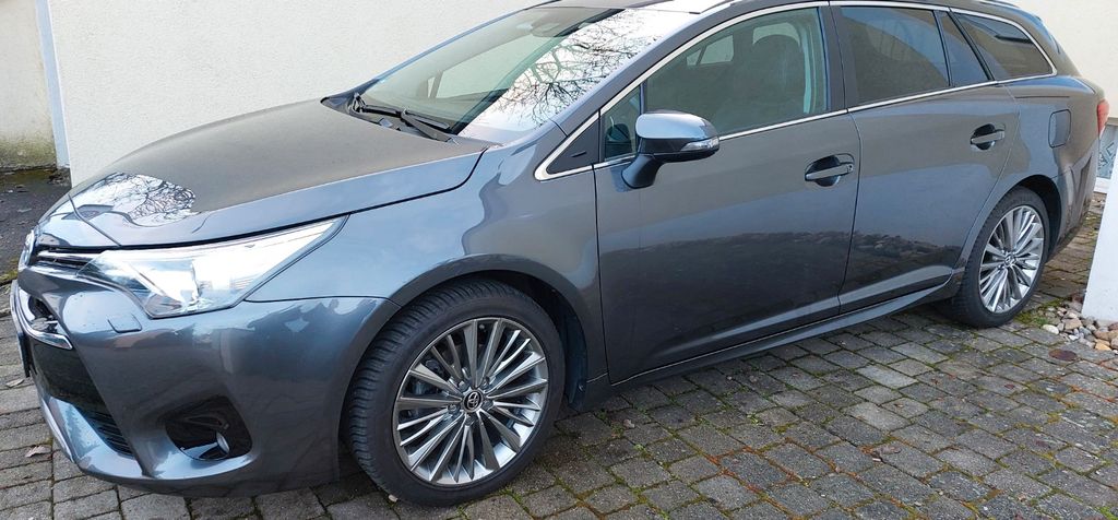 Toyota Avensis 65.000 km 22.300 &euro; Ingolstadt 85051