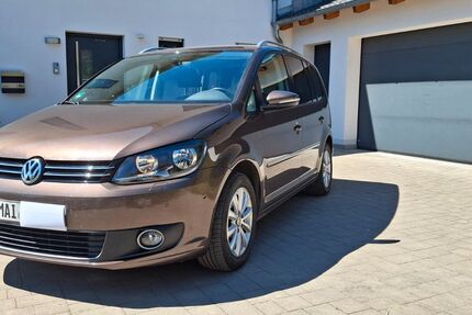 VW Touran 196.500 km 4.900 &euro; Aiglsbach 84089
