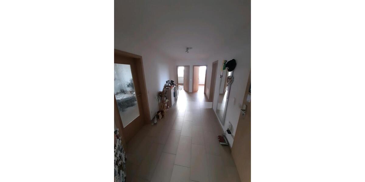 Dachgeschoßwohnung Buxheim - 3 Zimmer, 90 m&sup2;, 900&euro; | Angebot:25945372