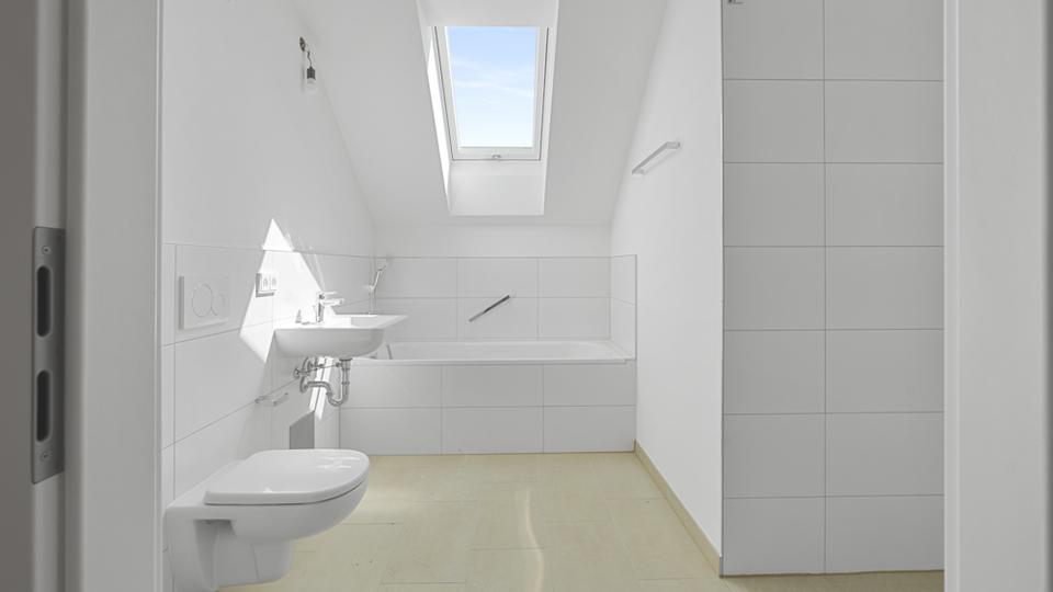 Dachgeschoßwohnung Ingolstadt Friedrichshofen-Hollerstauden - 3.5 Zimmer, 119 m&sup2;, 1.100&euro; | Angebot:26443277