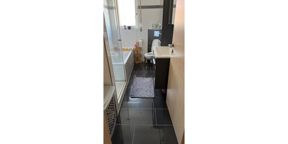 Etagenwohnung Baar-Ebenhausen Ebenhausen - 4.5 Zimmer, 98 m&sup2;, 365.000&euro; | Angebot:26568031