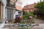 Stadtzentum - Ruhige Lage - 2 Doppelhaushälften zusammen (eine einzugsbereit) mit Garten in Neuburg - Ein Objekt von Ihrem Immobilienpartner SOWA Immobilien und Finanzen - Doppelhaushälfte Neuburg | Angebot:27316544