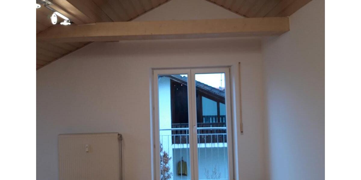 Dachgeschoßwohnung Ingolstadt Nordost - 4 Zimmer, 105 m&sup2;, 1.290&euro; | Angebot:27606225