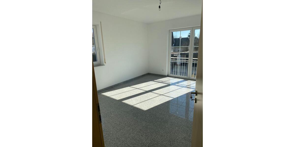 Etagenwohnung Neuburg an der Donau - 4.5 Zimmer, 136 m&sup2;, 1.350&euro; | Angebot:25645660