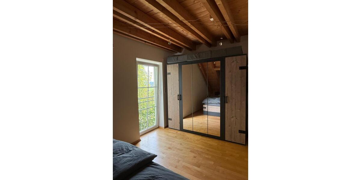 Dachgeschoßwohnung Wolnzach - 1 Zimmer, 92 m&sup2;, 1.080&euro; | Angebot:26439402