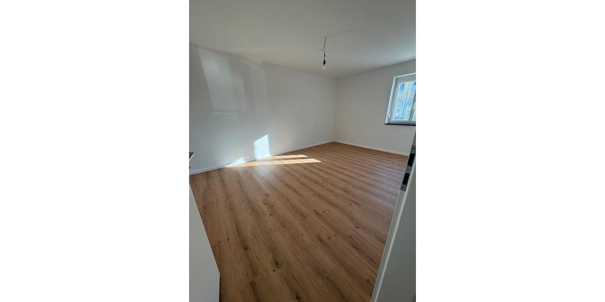 Erdgeschoßwohnung Neustadt an der Donau - 1 Zimmer, 96 m&sup2;, 1.250&euro; | Angebot:25702455