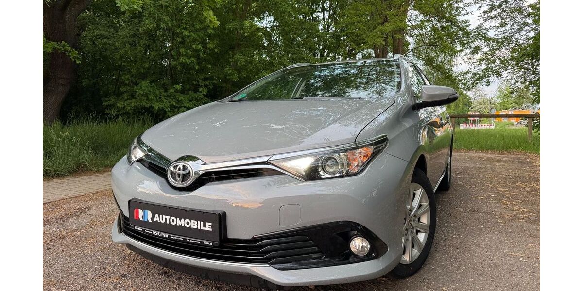 Toyota Auris 117.000 km 12.390 &euro; Großmehring 85098