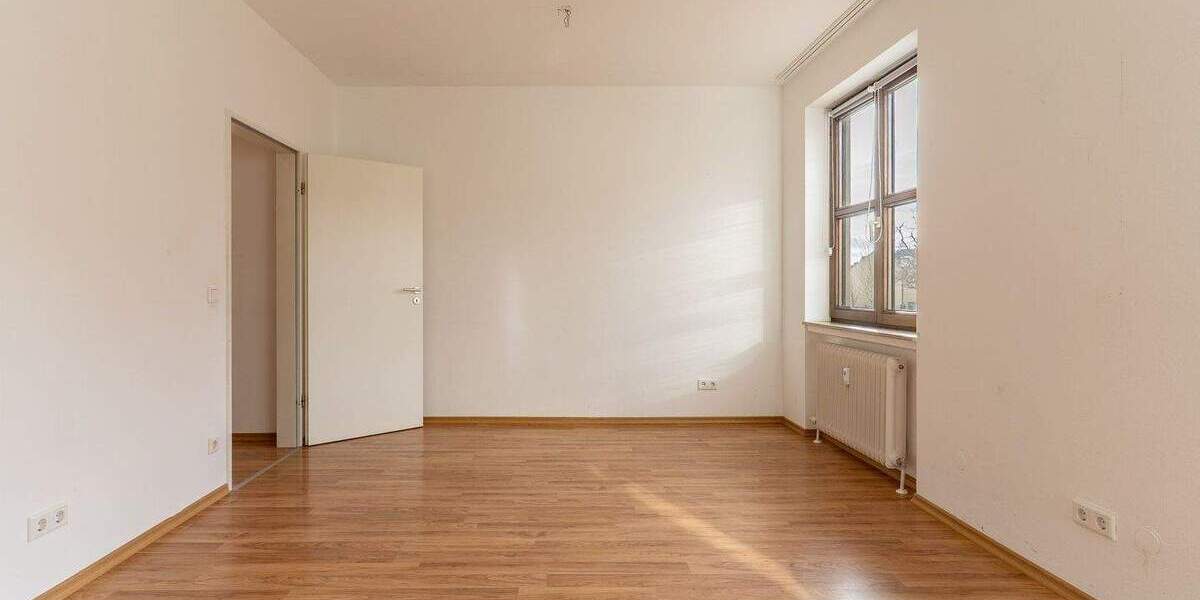 Etagenwohnung Neuburg an der Donau Neuburg - 3 Zimmer, 89 m&sup2;, 260.000&euro; | Angebot:25798765