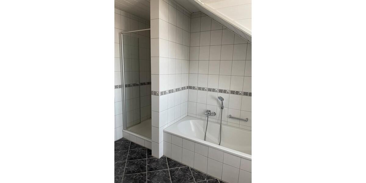Dachgeschoßwohnung Ingolstadt Münchener Straße - 4 Zimmer, 122 m&sup2;, 1.190&euro; | Angebot:25639233