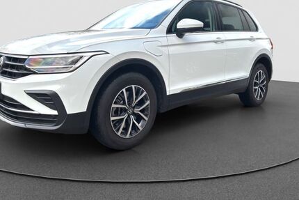 VW Tiguan 40.300 km 27.950 &euro; Manching 85077