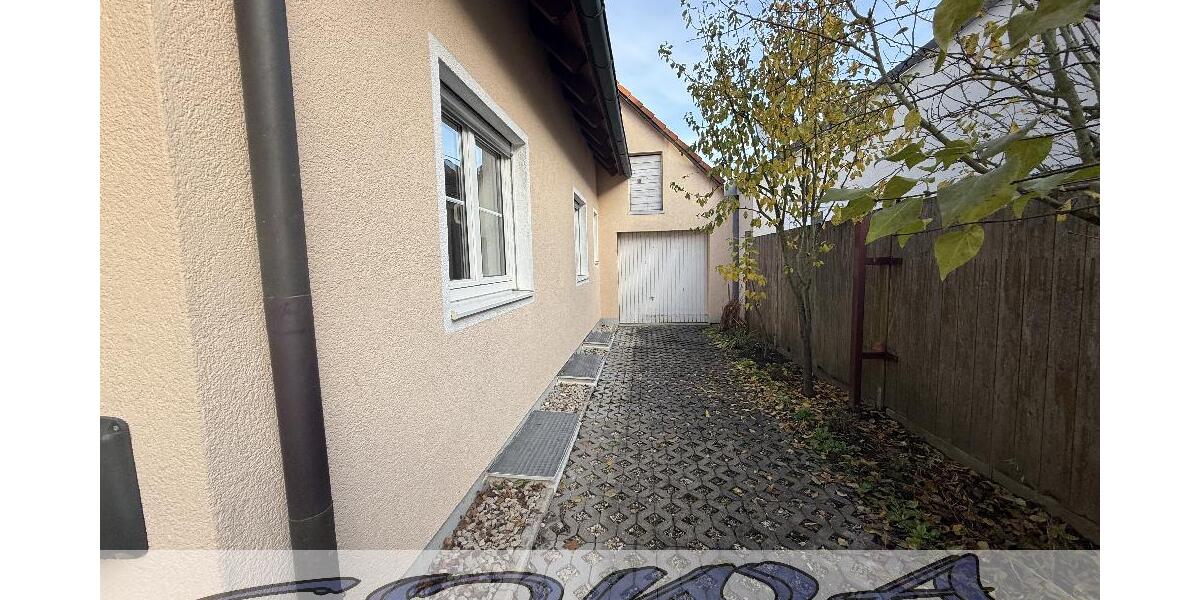 Einzugsbereit! Zentrumsnahes Einfamilienhaus mit guter Raumaufteilung und einer großen Garage im Englischen Garten in Neuburg - Ein Objekt von Ihrem Immobilienpartner SOWA Immobilien und Finanzen - Einfamilienhaus Neuburg an der Donau | Angebot:24192269