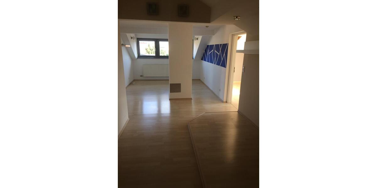 Dachgeschoßwohnung Denkendorf - 3 Zimmer, 80 m&sup2;, 780&euro; | Angebot:26381866