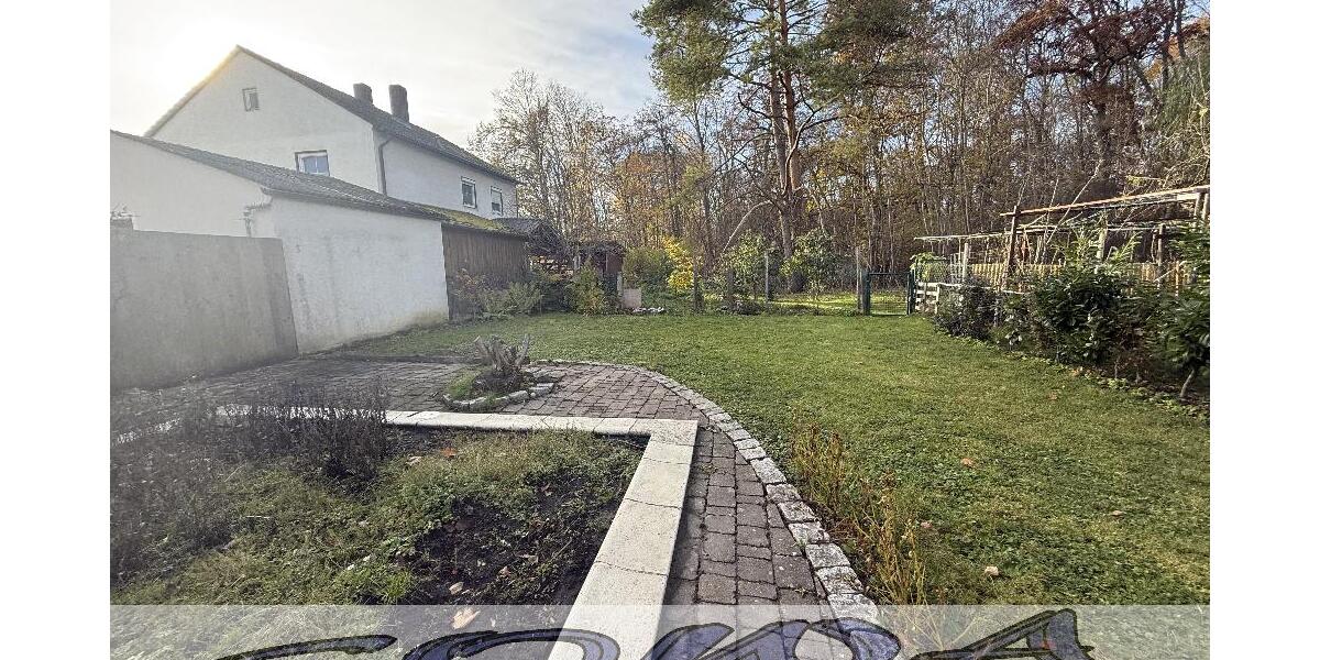 Einzugsbereit! Zentrumsnahes Einfamilienhaus mit guter Raumaufteilung und einer großen Garage im Englischen Garten in Neuburg - Ein Objekt von Ihrem Immobilienpartner SOWA Immobilien und Finanzen - Einfamilienhaus Neuburg an der Donau | Angebot:24192269