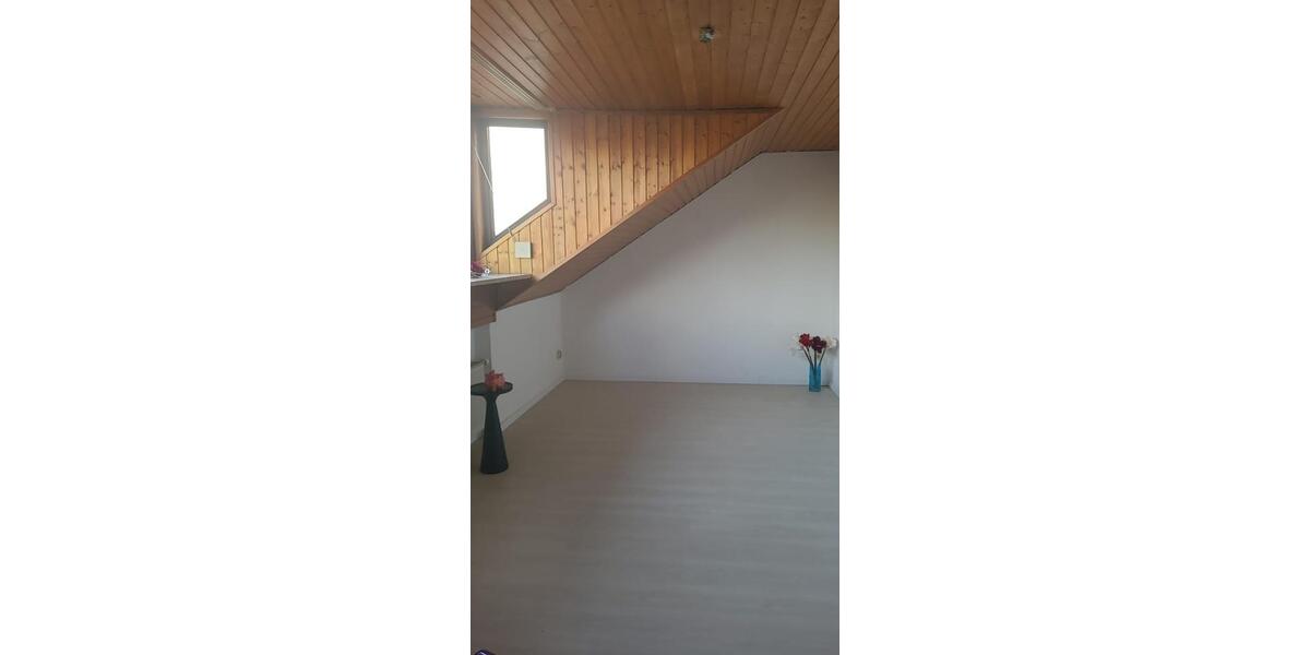 Dachgeschoßwohnung Ingolstadt Nordost - 2.5 Zimmer, 61 m&sup2;, 990&euro; | Angebot:27605202