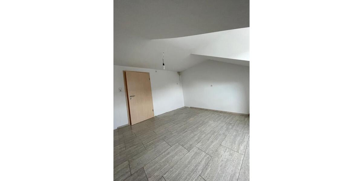 Dachgeschoßwohnung Manching - 3 Zimmer, 64 m&sup2;, 1.250&euro; | Angebot:26439424