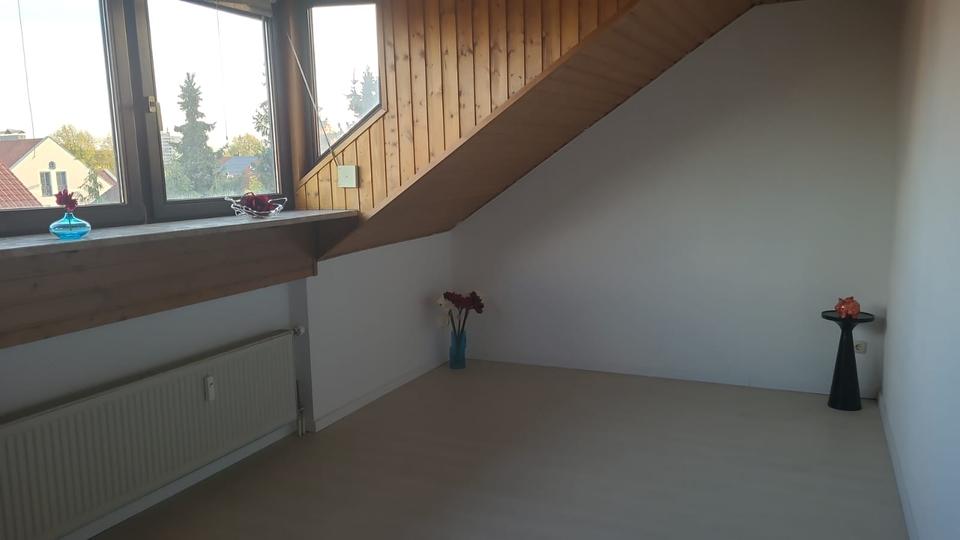 Dachgeschoßwohnung Ingolstadt Nordost - 2.5 Zimmer, 61 m&sup2;, 990&euro; | Angebot:27605202