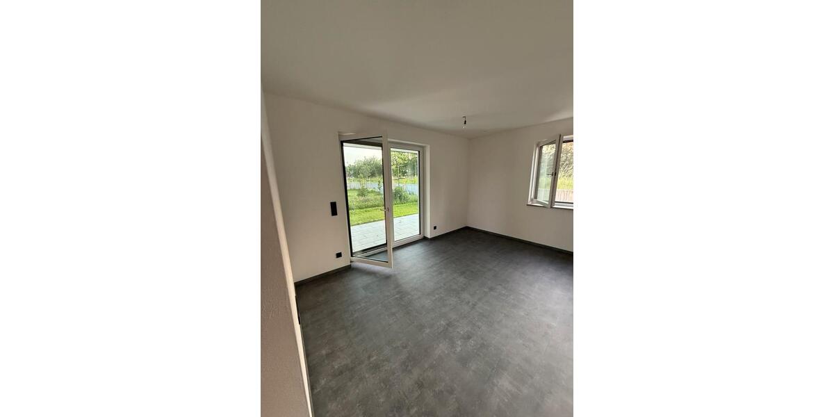Erdgeschoßwohnung Schrobenhausen - 3 Zimmer, 84 m&sup2;, 1.350&euro; | Angebot:21401278