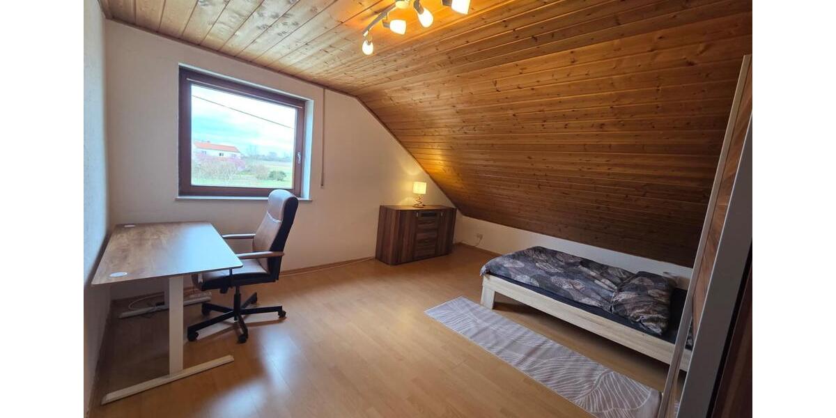Dachgeschoßwohnung Karlskron - 2 Zimmer, 38 m&sup2;, 780&euro; | Angebot:26450012