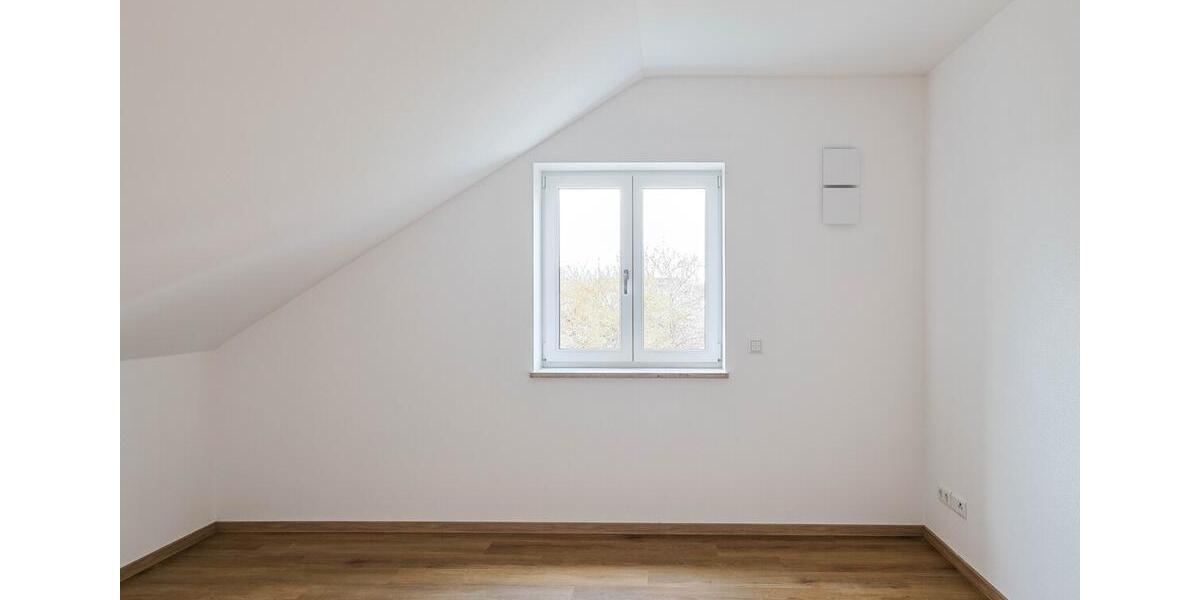 Dachgeschoßwohnung Großmehring - 3 Zimmer, 77 m&sup2;, 1.070&euro; | Angebot:26068868