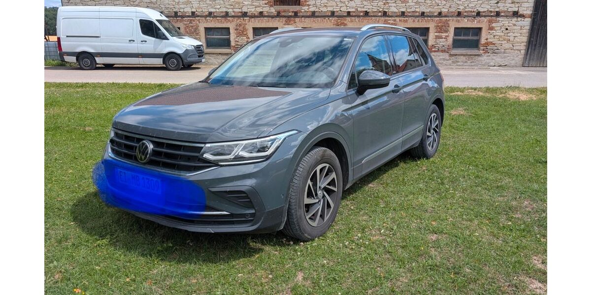VW Tiguan 107.000 km 24.600 &euro; Adelschlag 85111