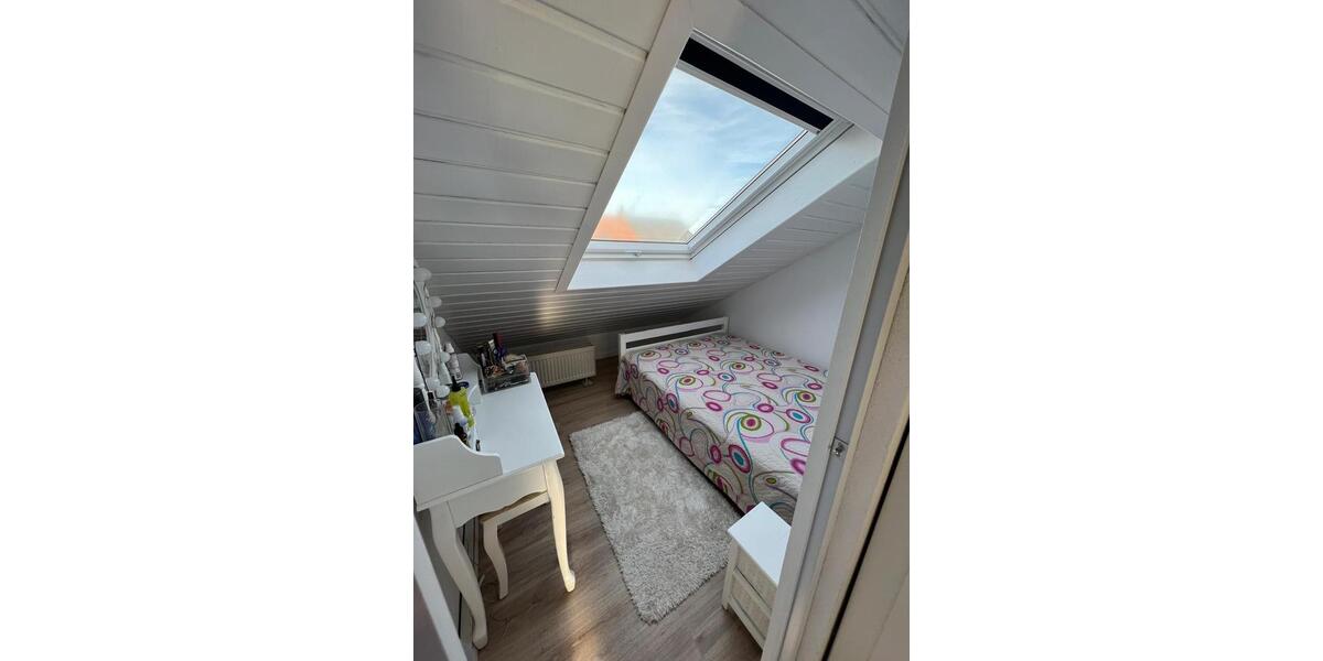 Dachgeschoßwohnung Ingolstadt Nordost - 2 Zimmer, 33 m&sup2;, 950&euro; | Angebot:26480060