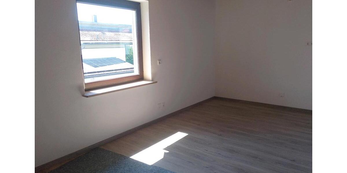 Etagenwohnung Neuburg an der Donau - 4 Zimmer, 113 m&sup2;, 1.600&euro; | Angebot:25360941
