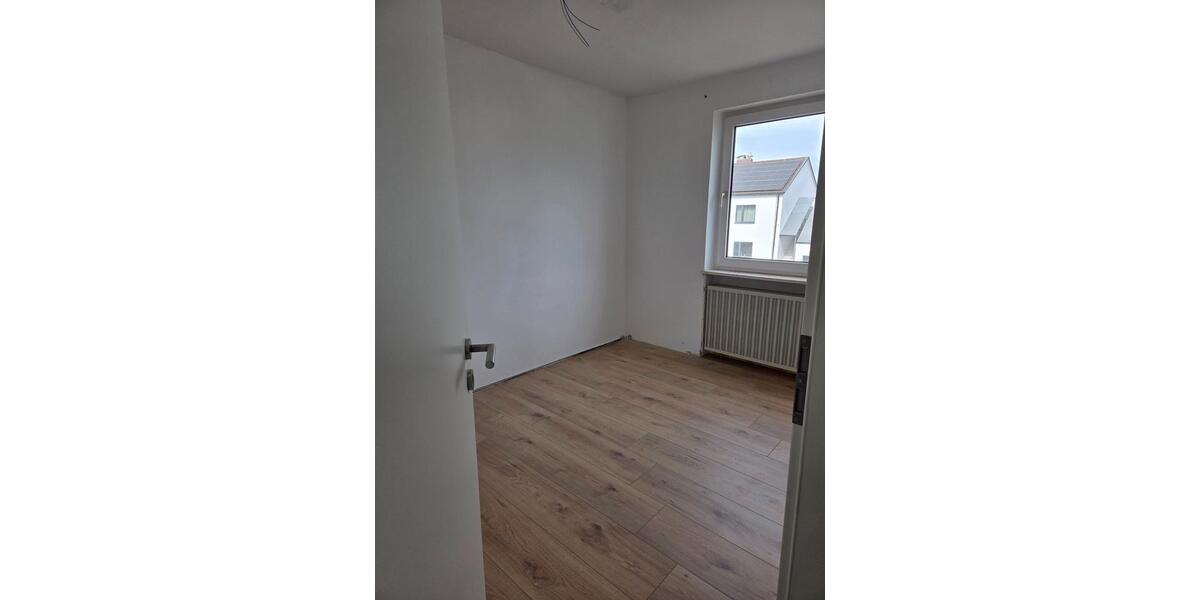 Doppelhaushälfte Ingolstadt Friedrichshofen-Hollerstauden - 7 Zimmer, 135 m&sup2;, 1.950&euro; | Angebot:26628091