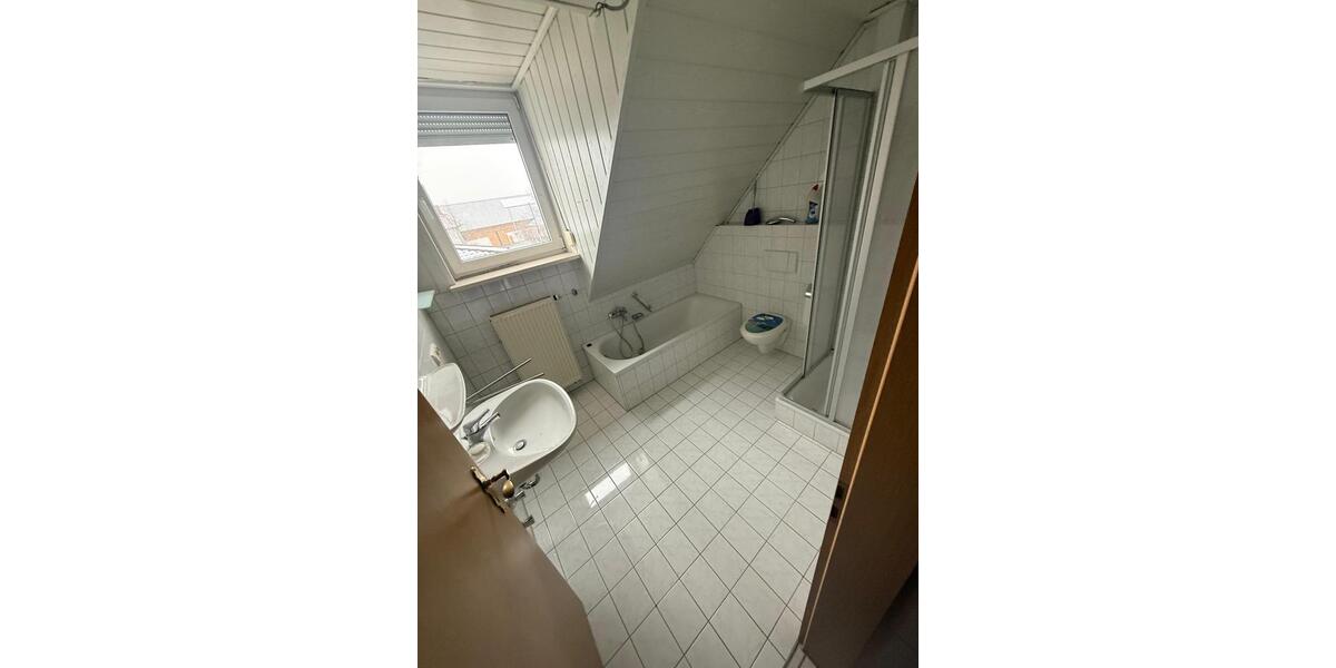 Etagenwohnung Mainburg - 3 Zimmer, 84 m&sup2;, 690&euro; | Angebot:25351699