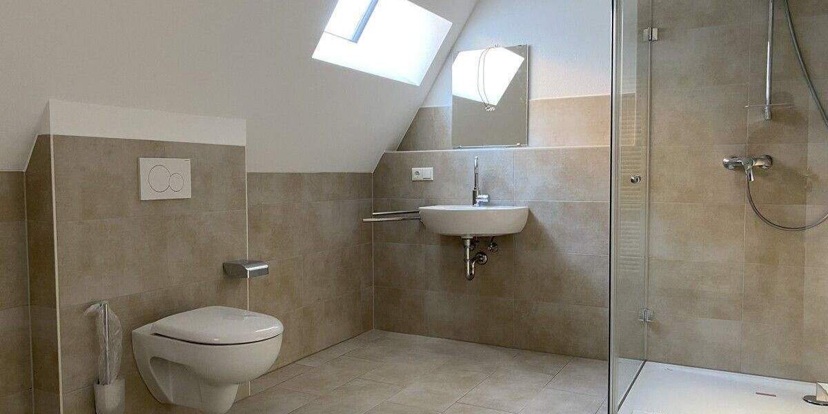 Etagenwohnung Schrobenhausen - 3 Zimmer, 100 m&sup2;, 1.000&euro; | Angebot:25682853