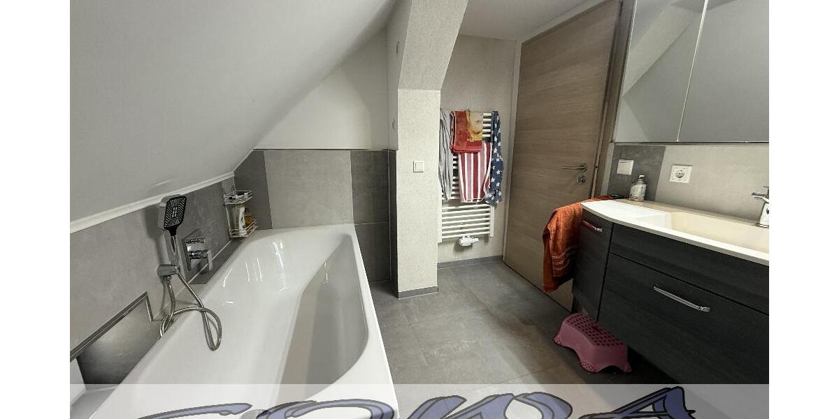 Modernisiertes Einfamilienhaus in Wellheim mit , Nebenräumen und Carport - Ein Objekt von Ihrem Immobilienpartner SOWA Immobilien und Finanzen - Einfamilienhaus Wellheim | Angebot:24676688