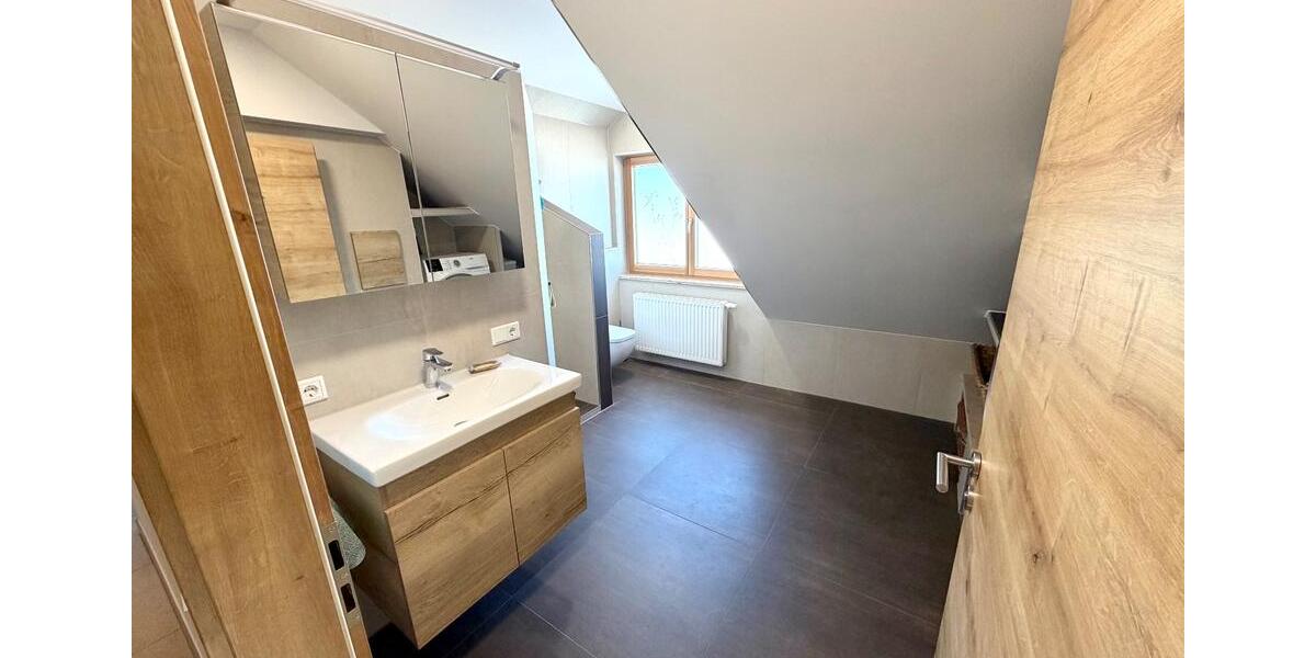 Dachgeschoßwohnung Riedenburg - 4 Zimmer, 118 m&sup2;, 1.090&euro; | Angebot:24976531
