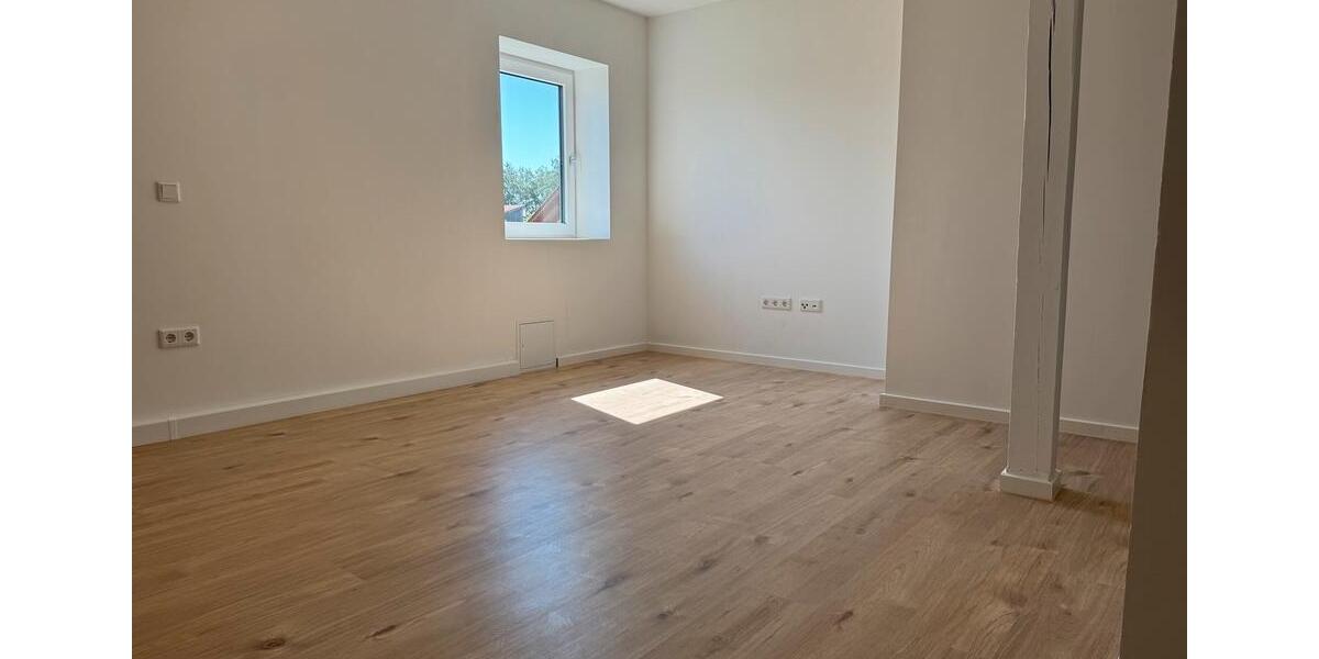 Dachgeschoßwohnung Böhmfeld - 3 Zimmer, 85 m&sup2;, 1.150&euro; | Angebot:25218988