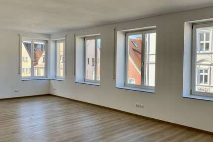 Wohnung Schrobenhausen - 3.5 Zimmer, 127 m&sup2;, 1.275&euro; | Angebot:26511133