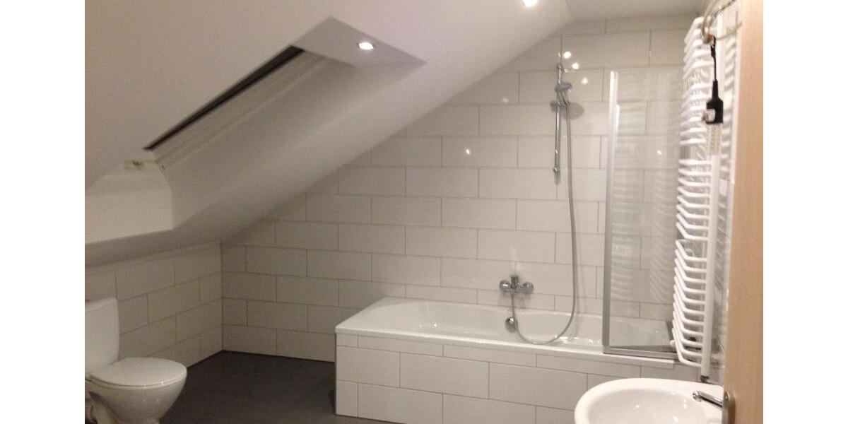Dachgeschoßwohnung Weichering - 1 Zimmer, 25 m&sup2;, 300&euro; | Angebot:26447535